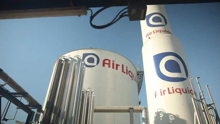 images of air liquide for a blog about oxygen cylinders